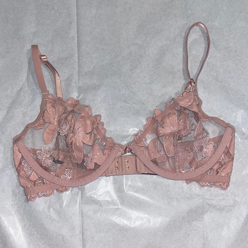 Vintage Style Victoria’s Secret Light Pink Floral See Through Mesh Bra size 32D